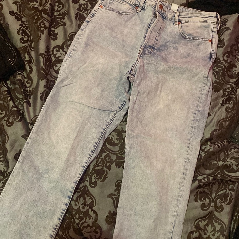 i’m selling light jeans from forever 21